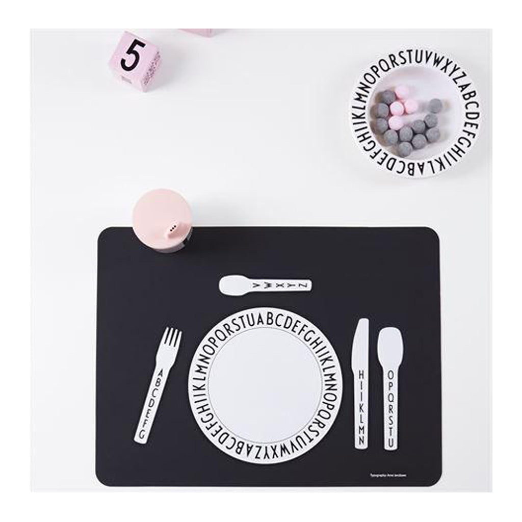 Arne Jacobsen x Design Letters DL8713355