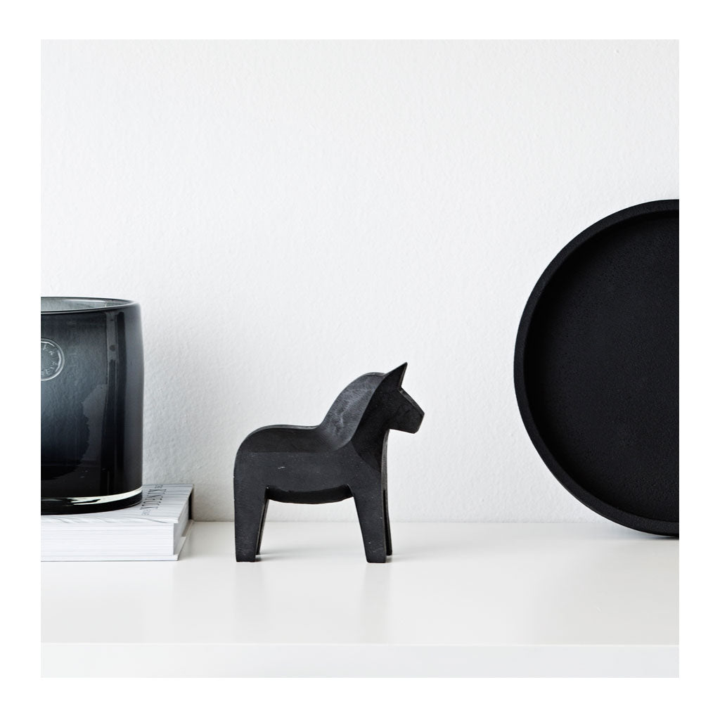 Other décor Zakkia Concrete Dala Horse - Black 01-003-N-BLA lifestyle