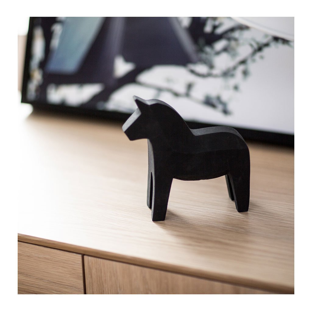 Other décor Zakkia Concrete Dala Horse - Black 01-003-N-BLA lifestyle