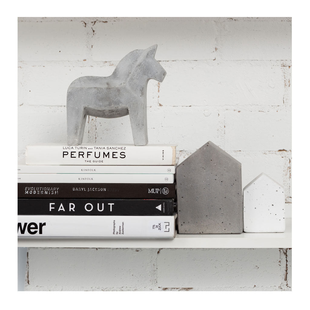 Other décor Zakkia Concrete Dala Horse - Natural 01-003-N-NAT lifestyle