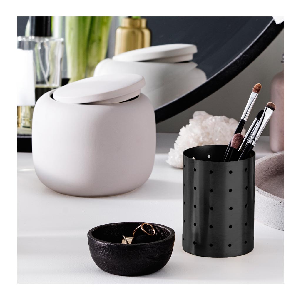 Other décor Zakkia Holey Vessel - Black 160202001NBLK lifestyle