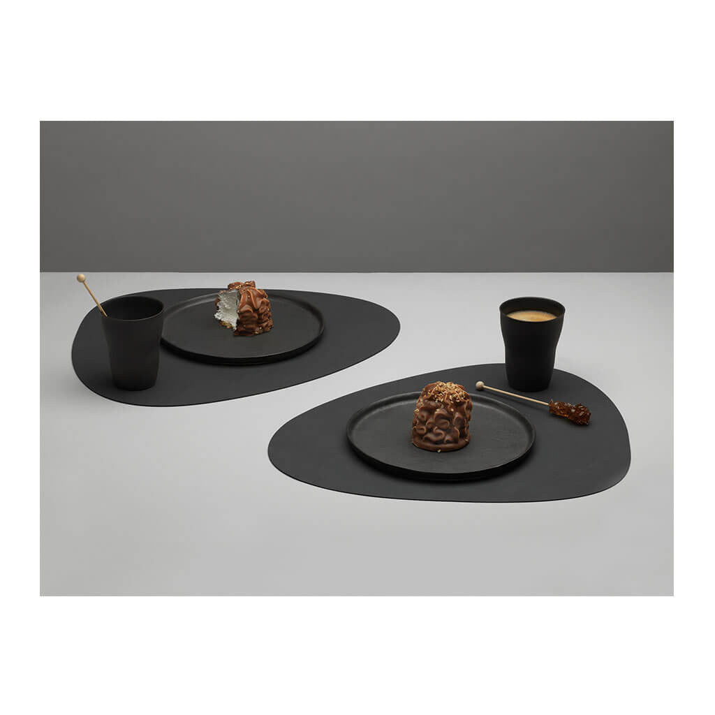 Tableware Lind DNA Nupo Curve Table Mat, Large in Black lifestyle 981900
