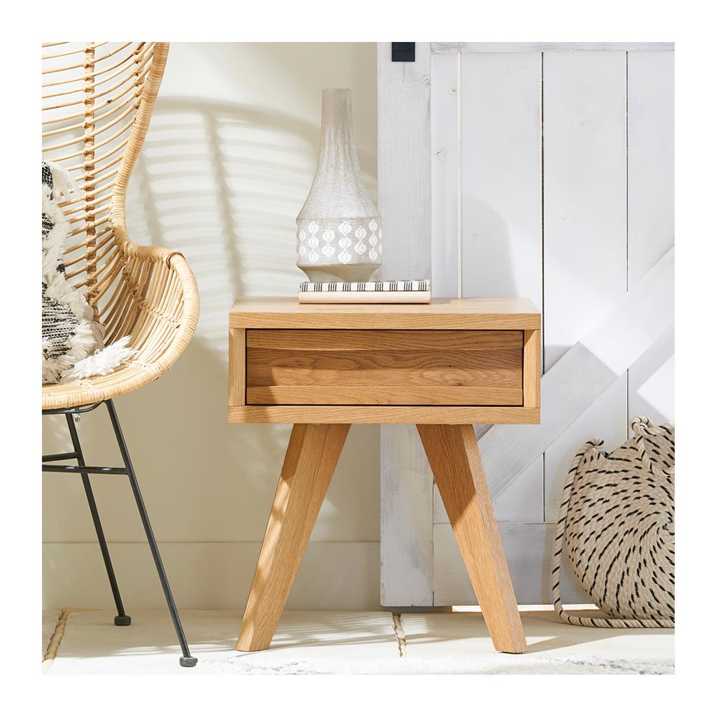 Carlsen Rustic Scandinavian Wooden Oak Bedside Table with Drawer 