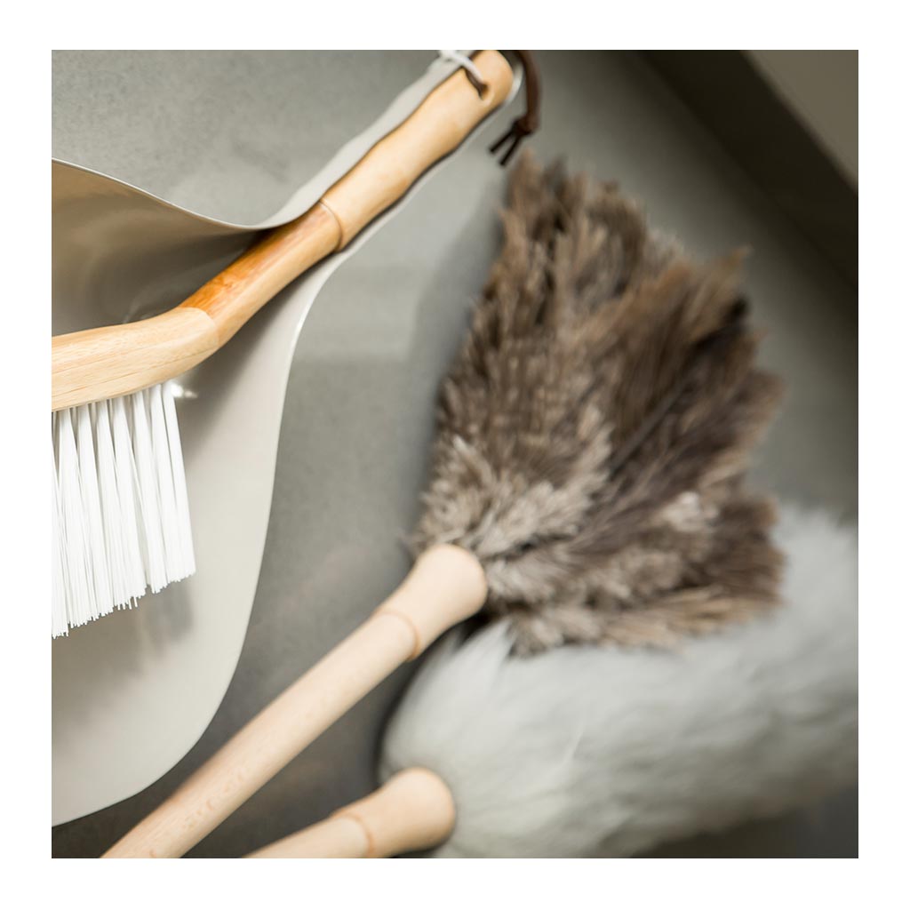Home Cleaning Academy Dickens Ostrich Feather Duster lifestyle ACA0092